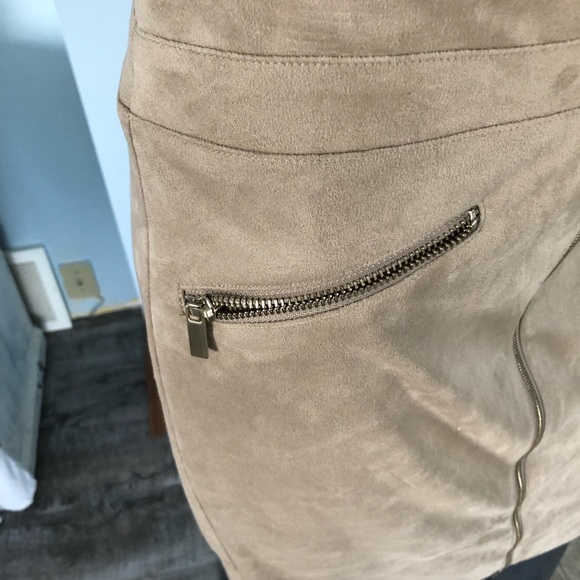 Skirt$8 - Picture 3 of 5